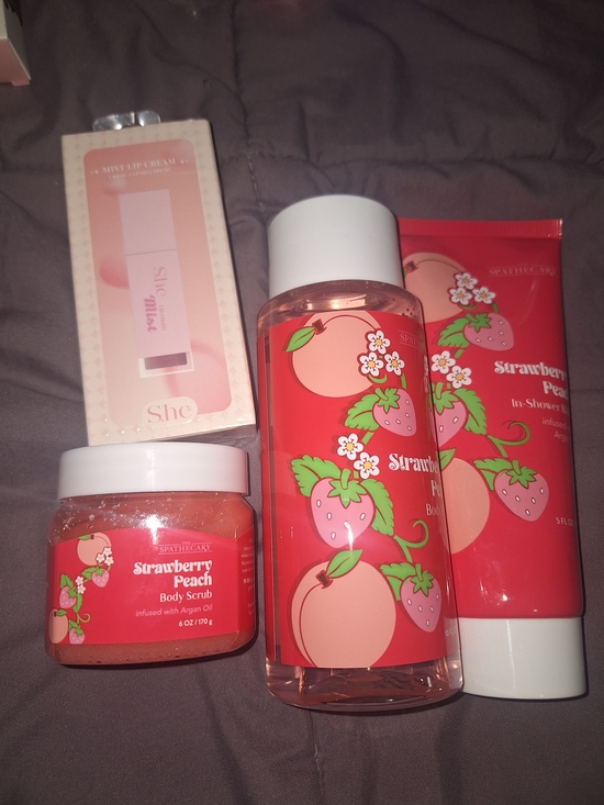 Other - Strawberry Peach Bath & Body Set - Pink/Peach With Lip Gloss